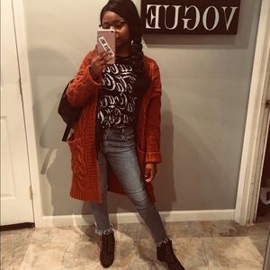 Meet your Posher, Ebony